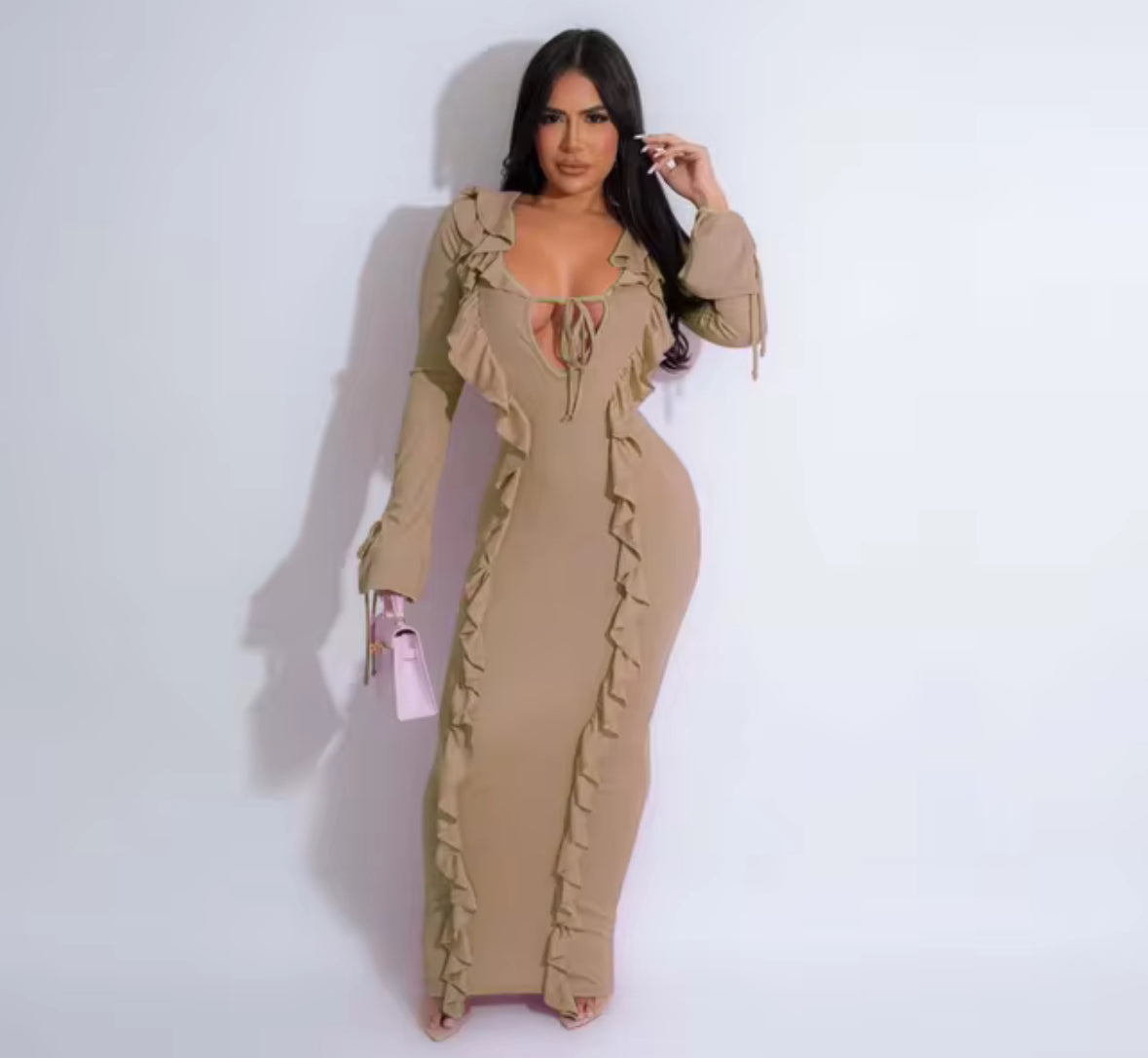 Figurbetontes, langärmliges Kleid mit Rüschen im Quallen-Design