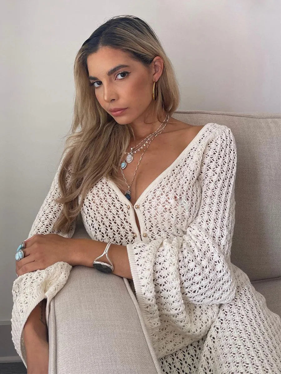 KAYLA MAXIKLEID MIT HÄKELÄRMELN