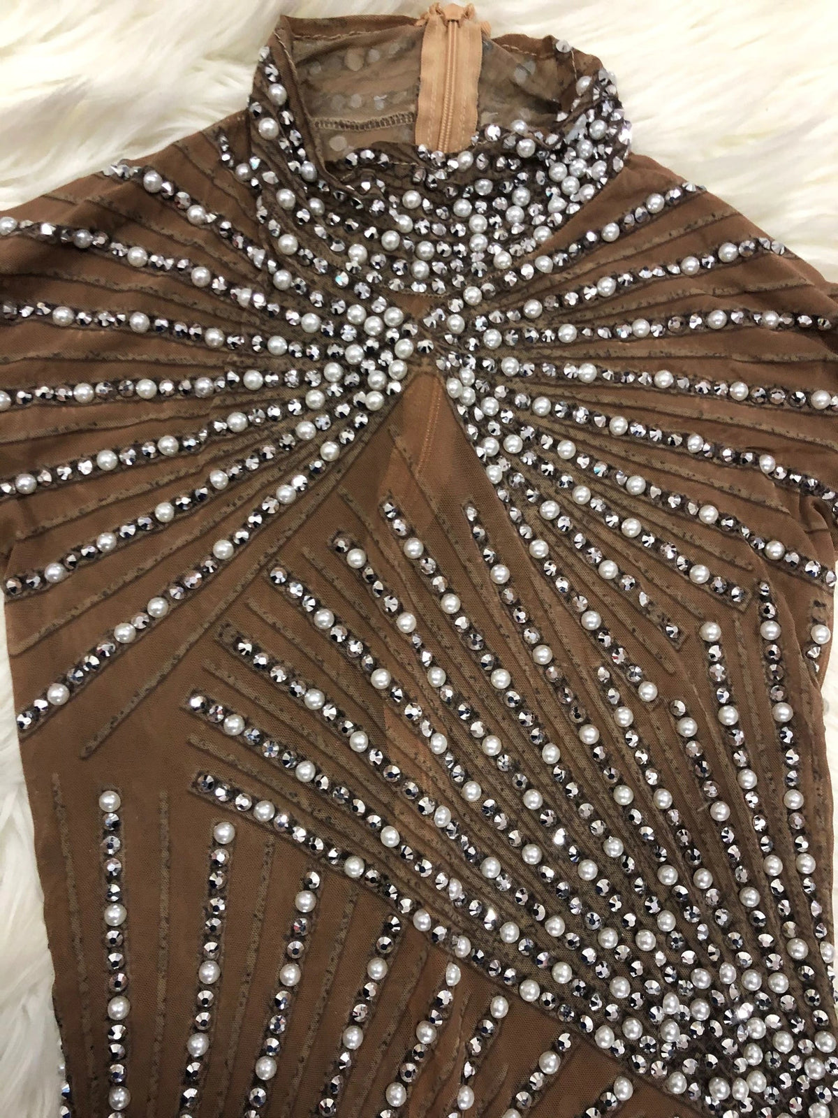 CHANELA DIAMANTÉ-KLEID