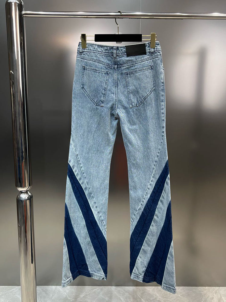 Schlagjeans mit Abnähern und Doppelreißverschluss