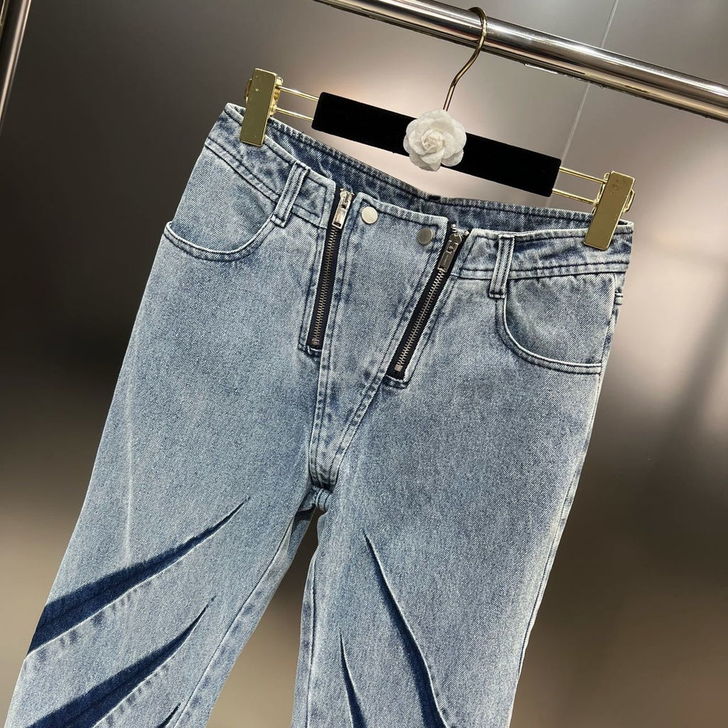 Schlagjeans mit Abnähern und Doppelreißverschluss