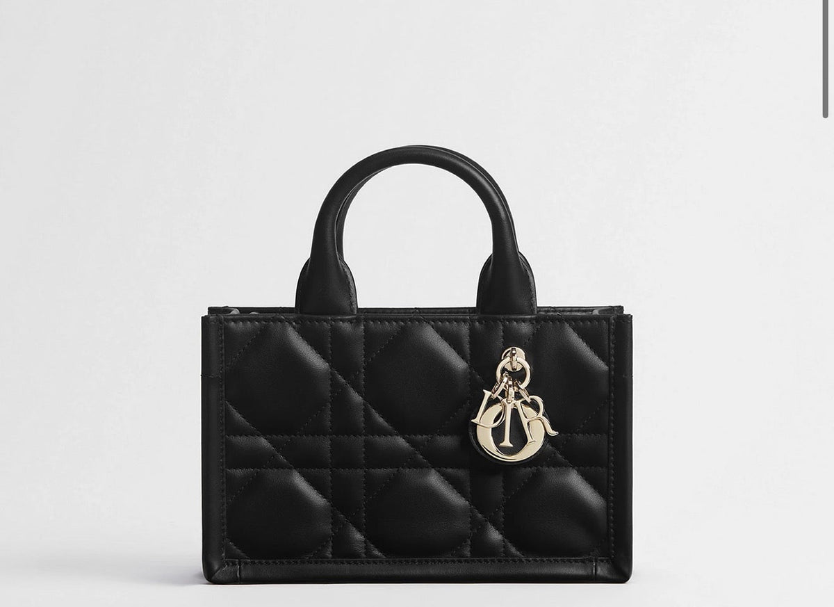 D-IOR BOOK TOTE