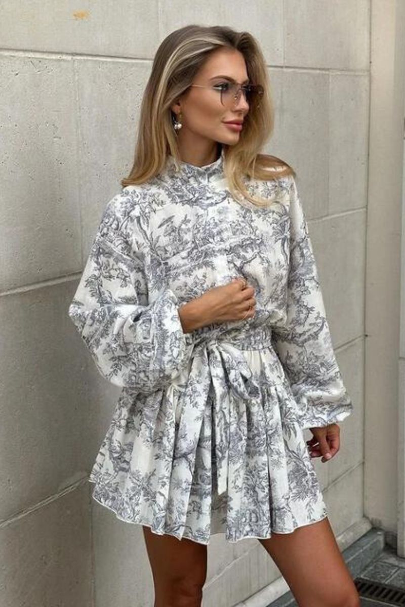 DIORA-KLEID MIT FLAUSCHIGEM MUSTER
