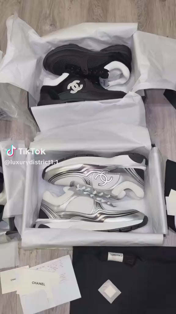 "CC" Runner Sneaker