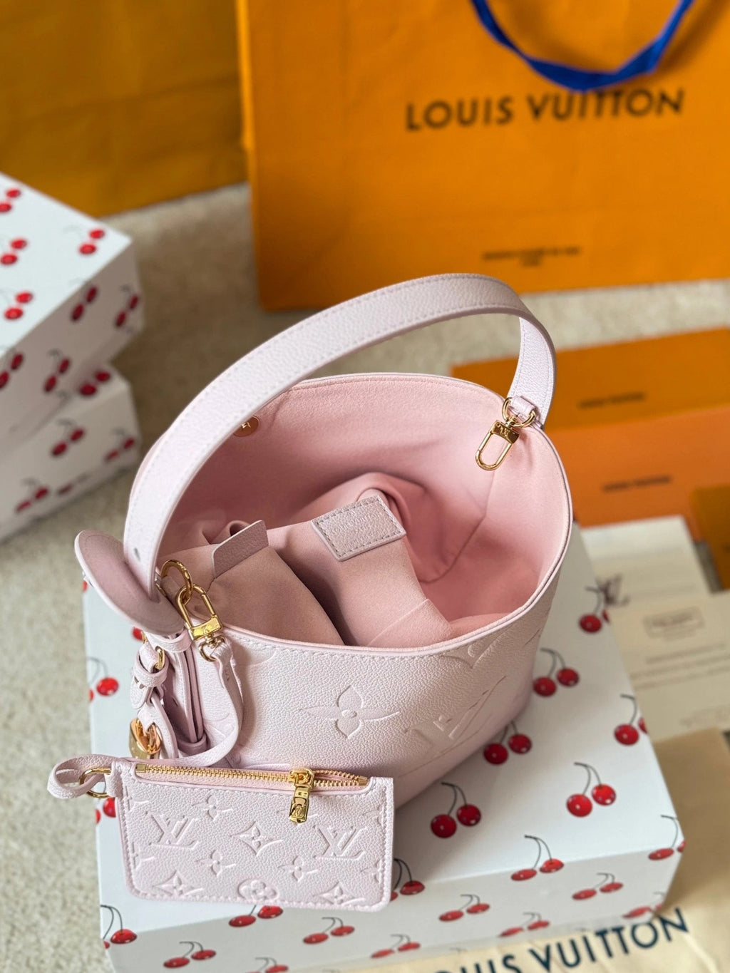 Sac + trousse lv