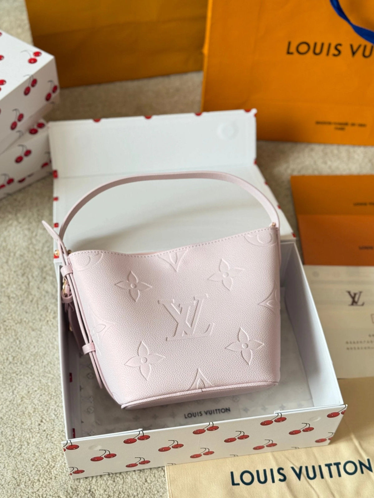 Sac + trousse lv